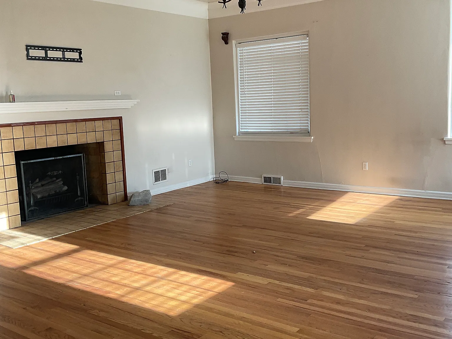 106 Buchanan St — Photo 4