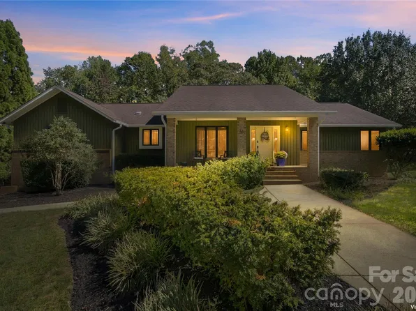 146 Renaissance Pl, Statesville, NC 28625