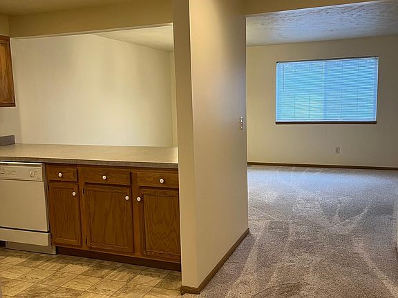 4th image of 240 W McKinley Ave APT 4