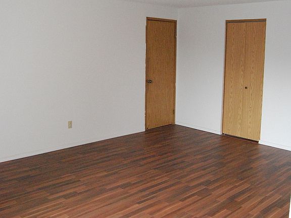 3rd image of 115 Lippert Dr W APT 105