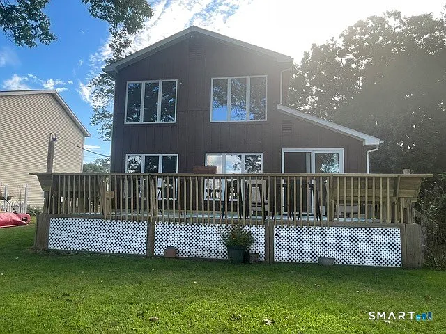 3 bed, 2.0 bath, 1932 sqft, $3,400 — Photo 2
