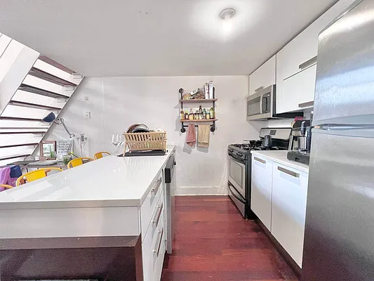 Rented by Doorway NYC, LLC | media 31