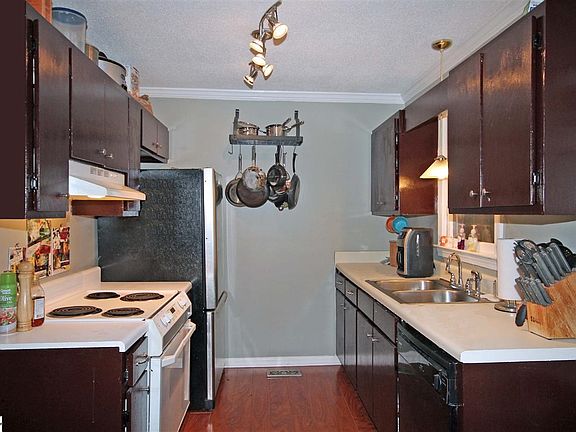 4th image of 205 Tebblewood Dr