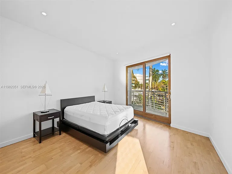 450 Victoria Ter — Photo 28