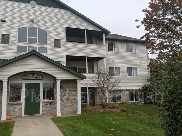 6597 Clover Ct SE, Caledonia, MI 49316