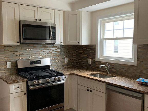 2nd image of 132 Willow St Floor 3
