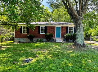 118 Edgewood Dr, Frankfort, KY 40601