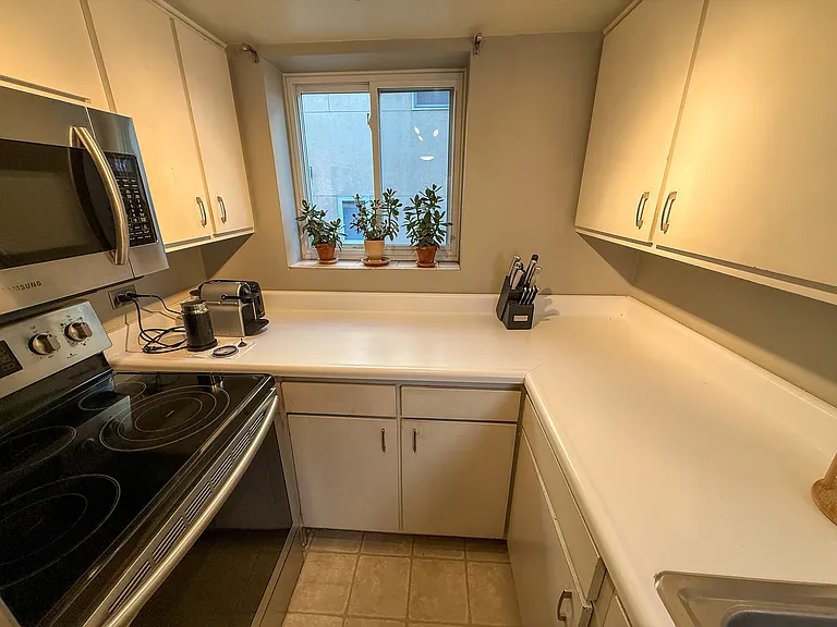 352 S Lafayette St #403 — Photo 8