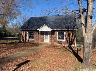 694 Main St, Clinton, AR 72031
