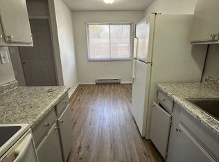 805 3rd Ave SW #13, State Center, IA 50247