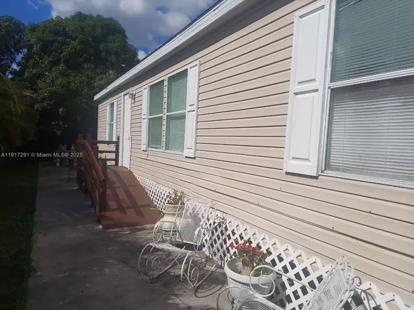 19800 SW 180th Ave Lot 595, Miami, FL 33187