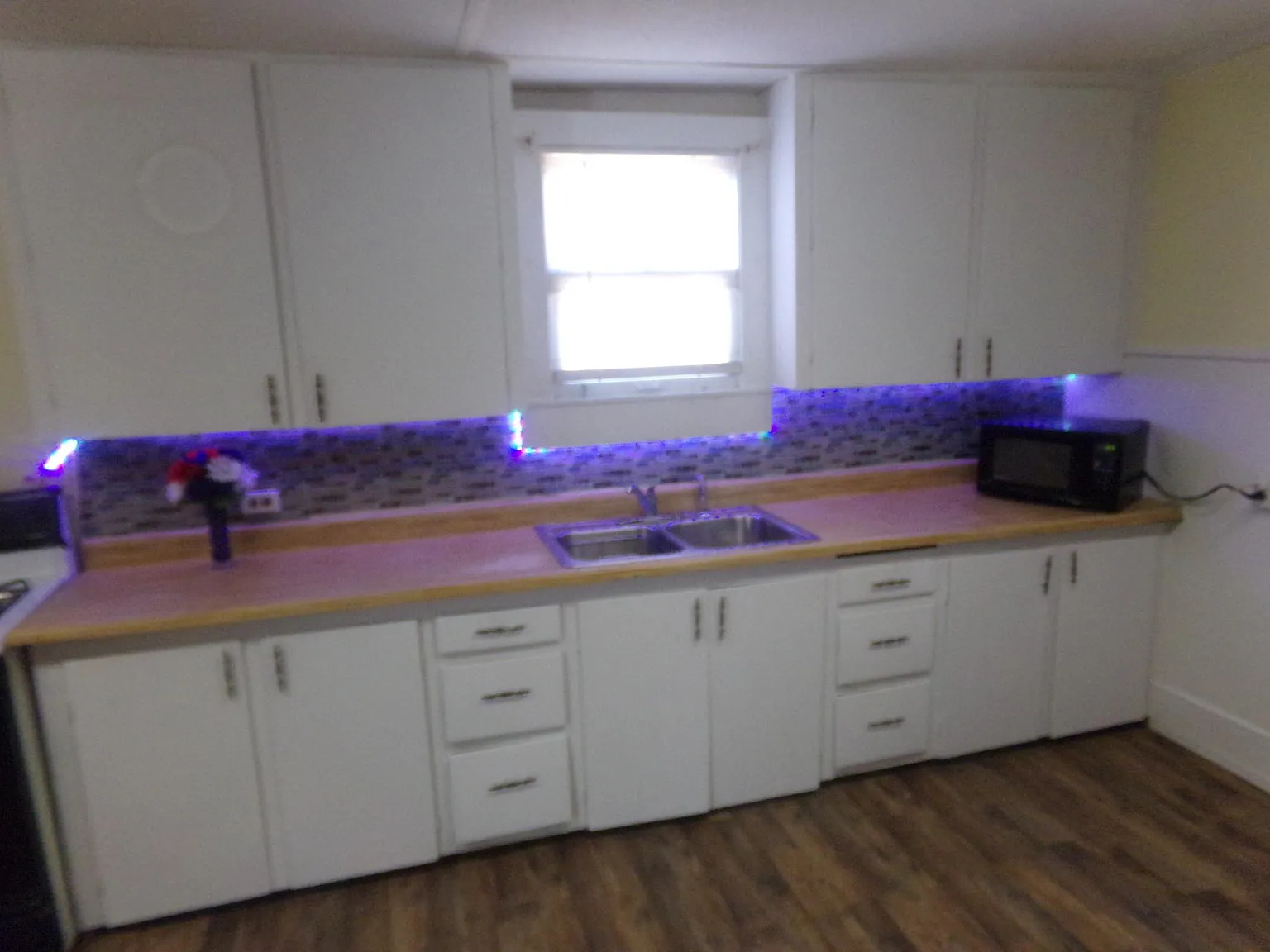 3 bed, 880 sqft, $1,150 — Photo 4