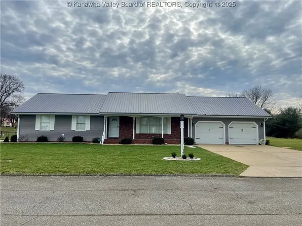 92 Gibbs St, Ravenswood, WV 26164