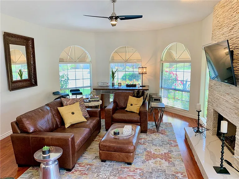 44451 Kings Canyon Ln — Photo 4
