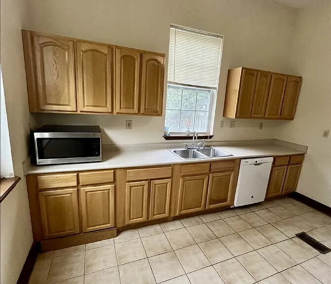 904 E Duffy St #A — Photo 22