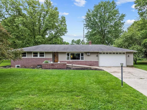 907 N Orchard Dr, North Manchester, IN 46962