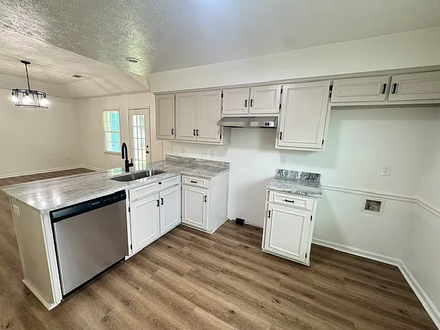 2524 Water Oak Dr — Photo 3