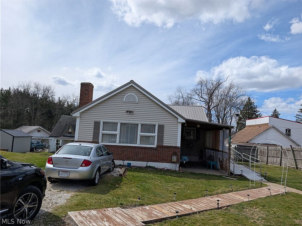 1st image of 16599 Glenn St