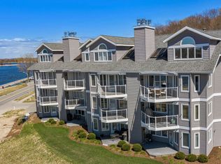 820 S Harbor Dr UNIT 12, Grand Haven, MI 49417