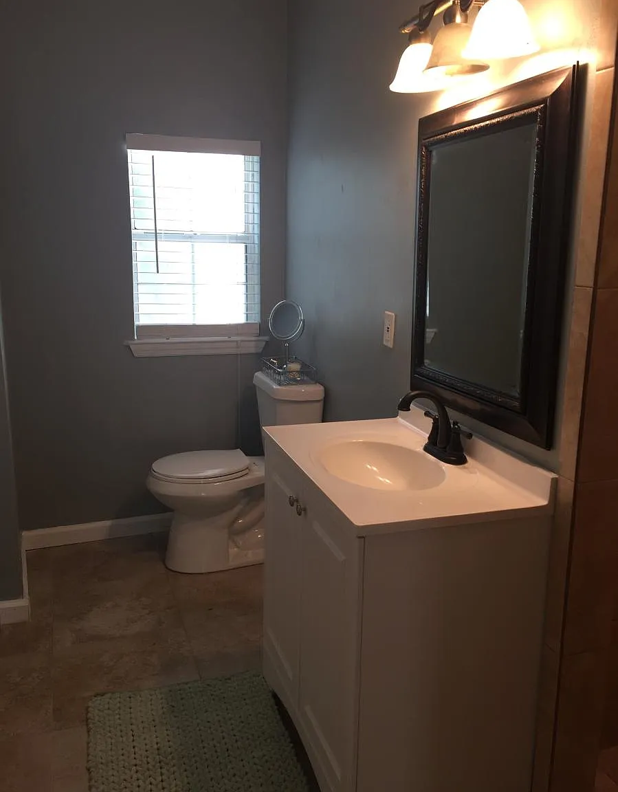 724 W Brevard Street — Photo 2