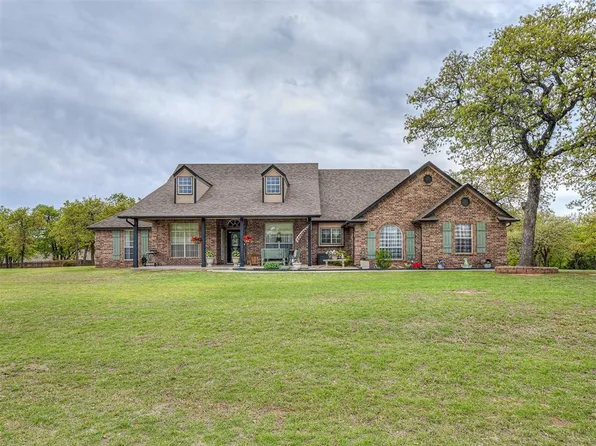 415 Hunt Club Rd, Blanchard, OK 73010