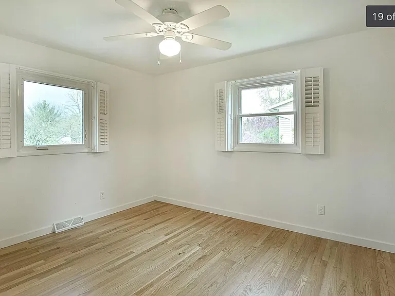 1423 E Dunstan Dr — Photo 13