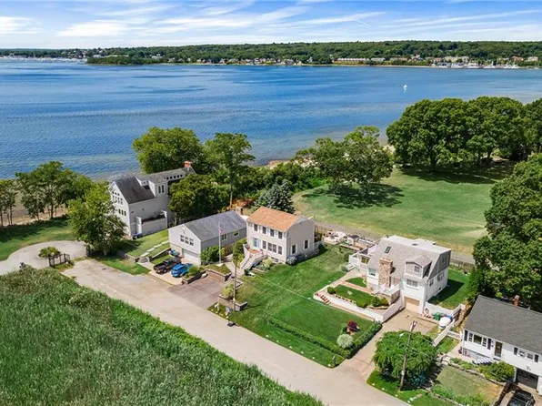 357 Capron Farm Dr, Warwick, RI 02886