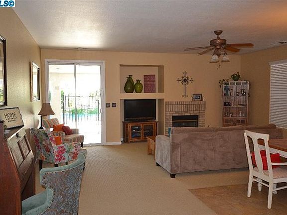4th image of 5519 W Evergreen Ct