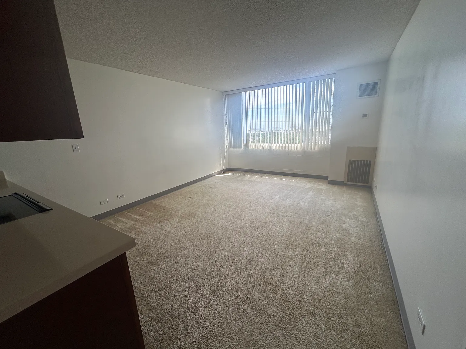 1 bed, 594 sqft, $2,300 — Photo 2