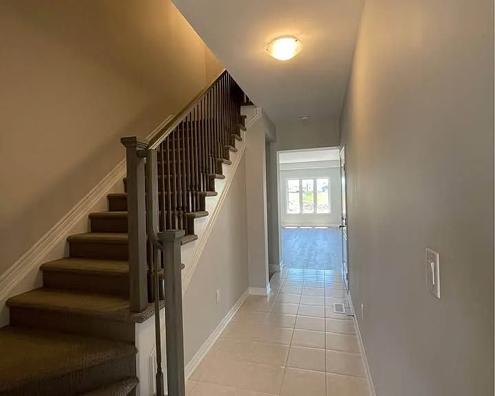 9 Sycamore St — Photo 2