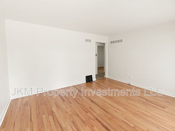 4th image of 135 Saint Maurice Ln