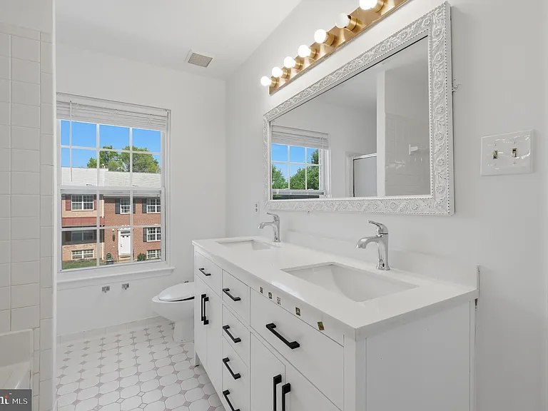 46601 Carriage Ct — Photo 30