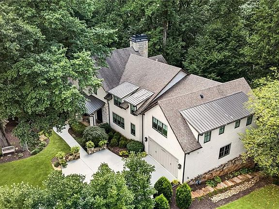 3rd image of 4584 Meadow Valley Dr