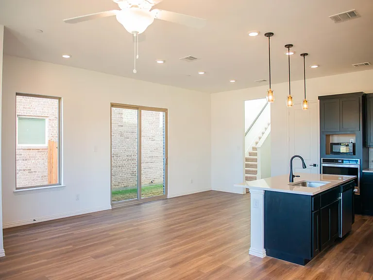 7517 Regal Ln — Photo 9