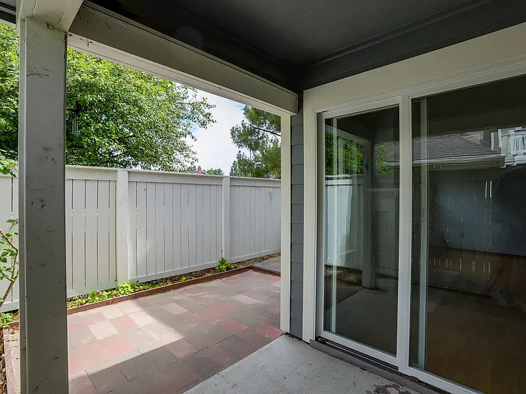 1055 Hull Ln — Photo 33