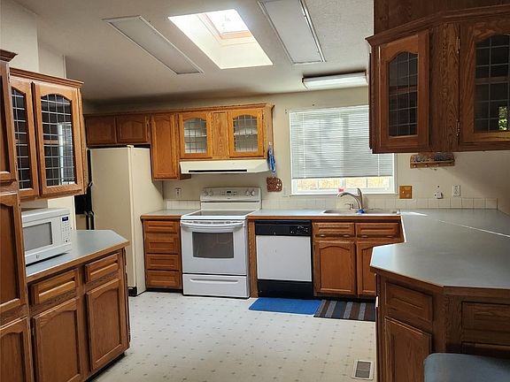 5th image of 10114 417th Street E