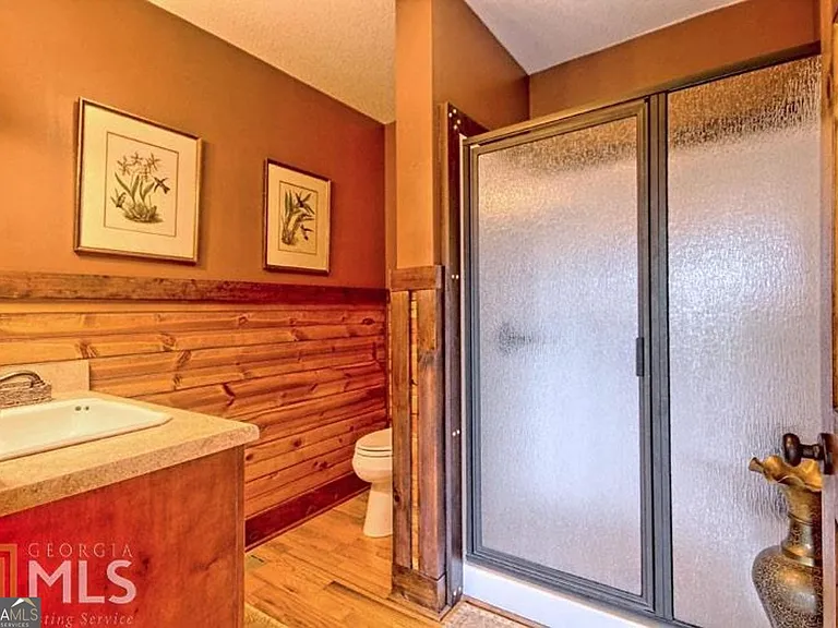 100 Corinth Ln — Photo 24