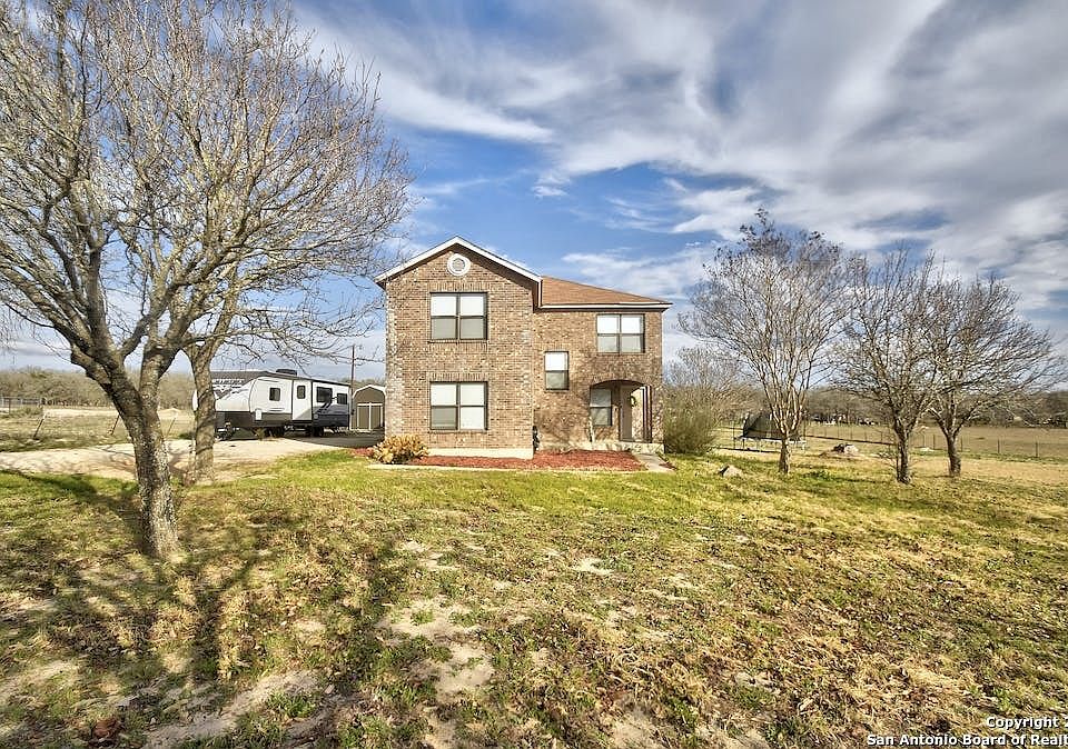 1st image of 108 ROLLING HILLS DR