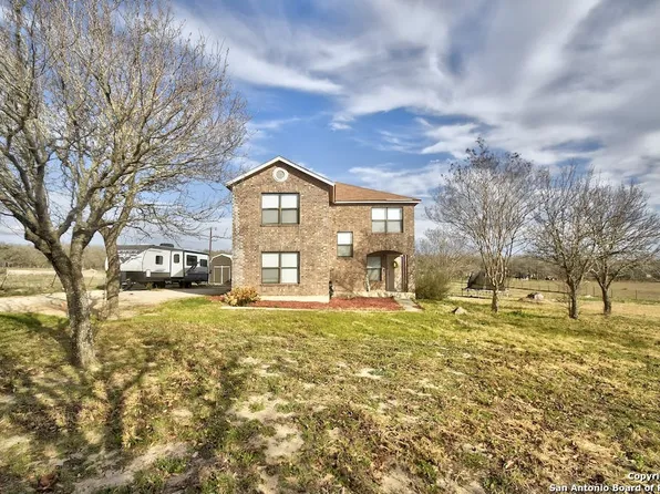 108 ROLLING HILLS DR, La Vernia, TX 78121