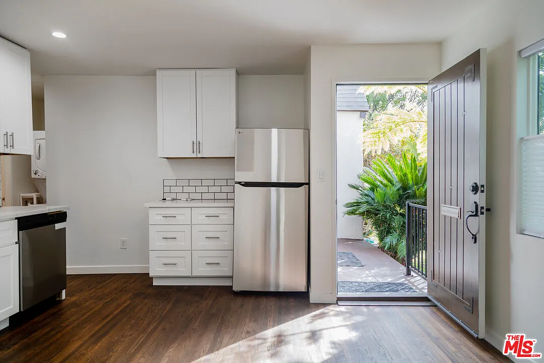 1 bed, 1.0 bath, $2,795 — Photo 2