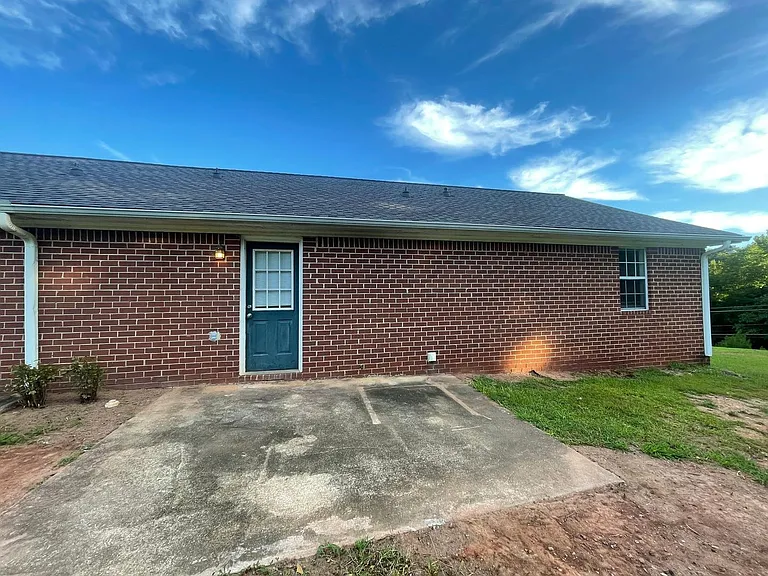 101 Hunters Run Rd — Photo 10