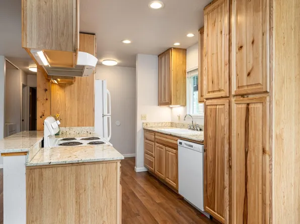 697 Canyon View Dr, Hathaway Pines, CA 95233