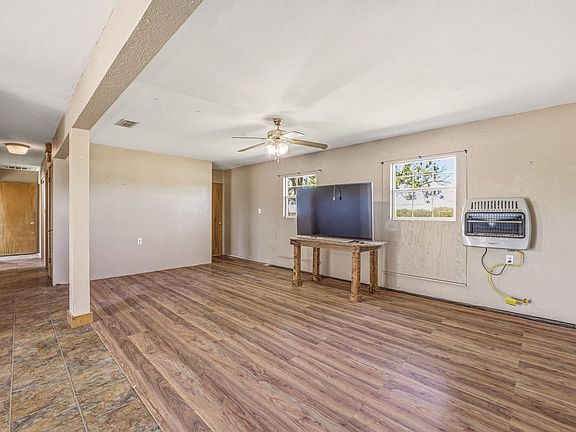 3rd image of 1301 County Road 440
