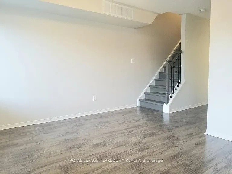 310 John St #326 — Photo 3