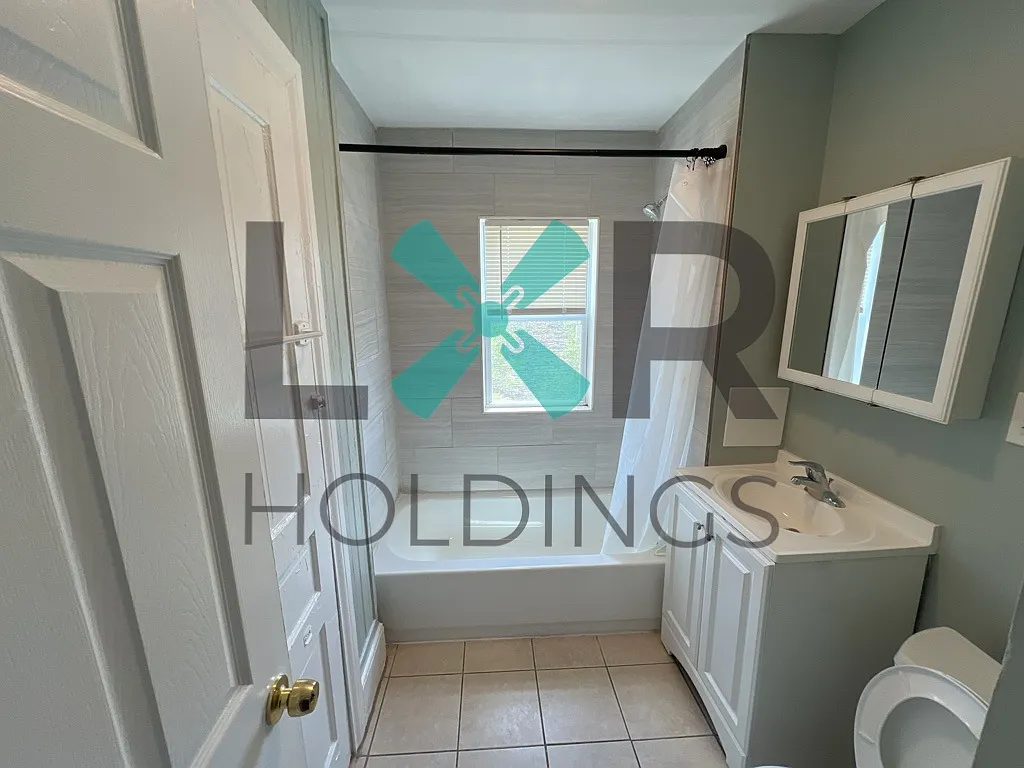 Building Photo - 1206 Dekalb St #3