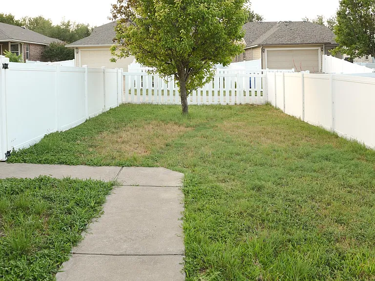 308 Lava Bed Dr — Photo 21