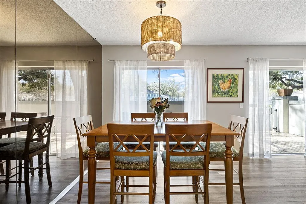 2 bed, 1.5 bath, 1104 sqft, $1,850 — Photo 3