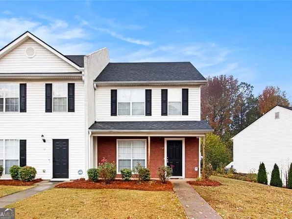 2 Chastain Cir, Newnan, GA 30263