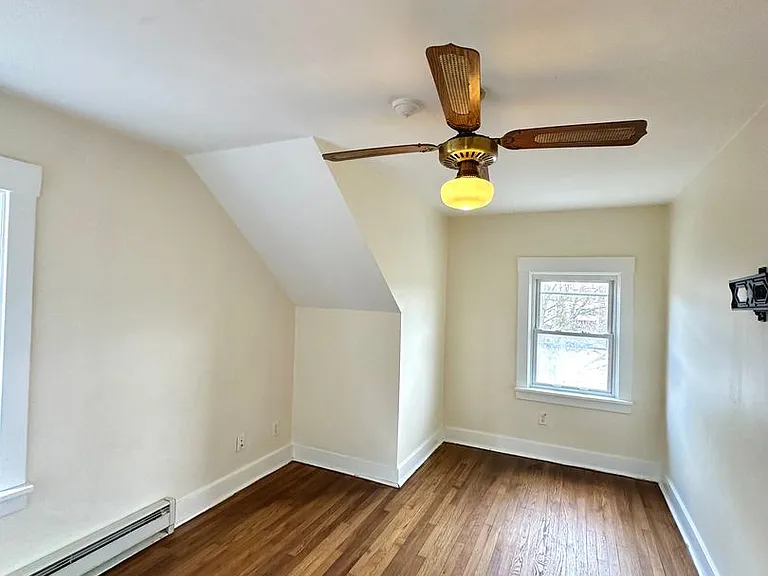 1528 Dagmar Ave — Photo 12