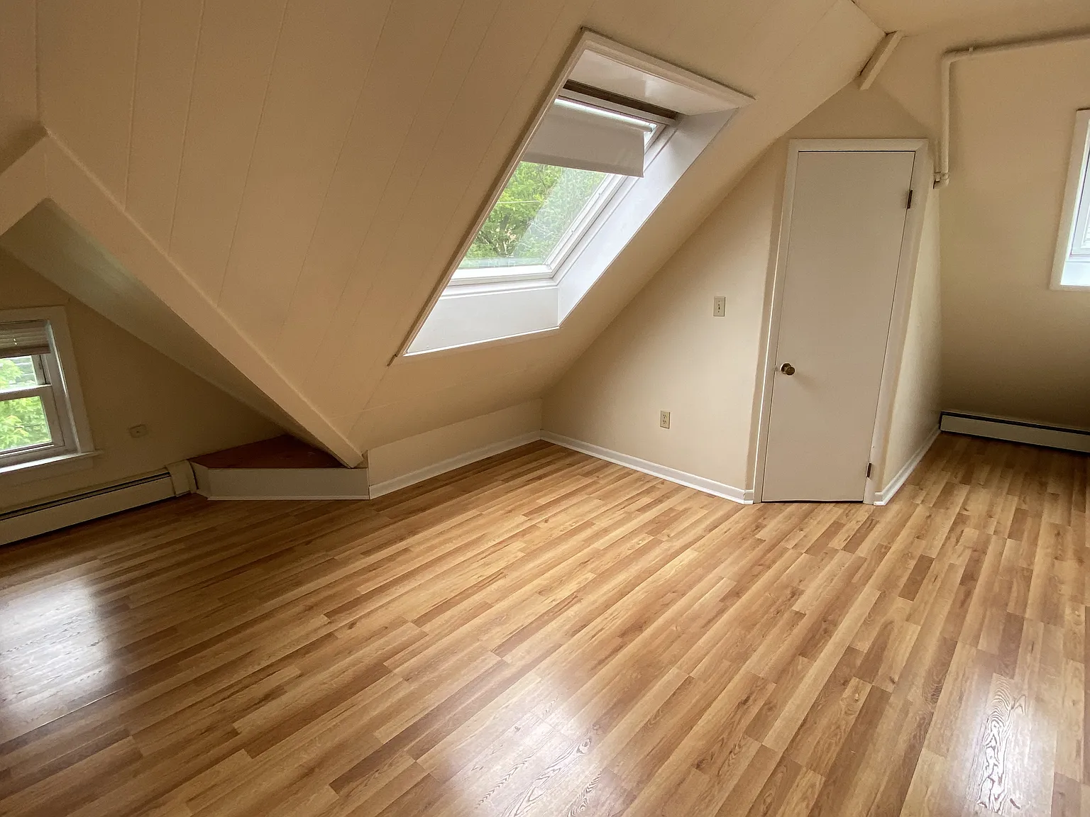 4 bed, $4,900 — Photo 3